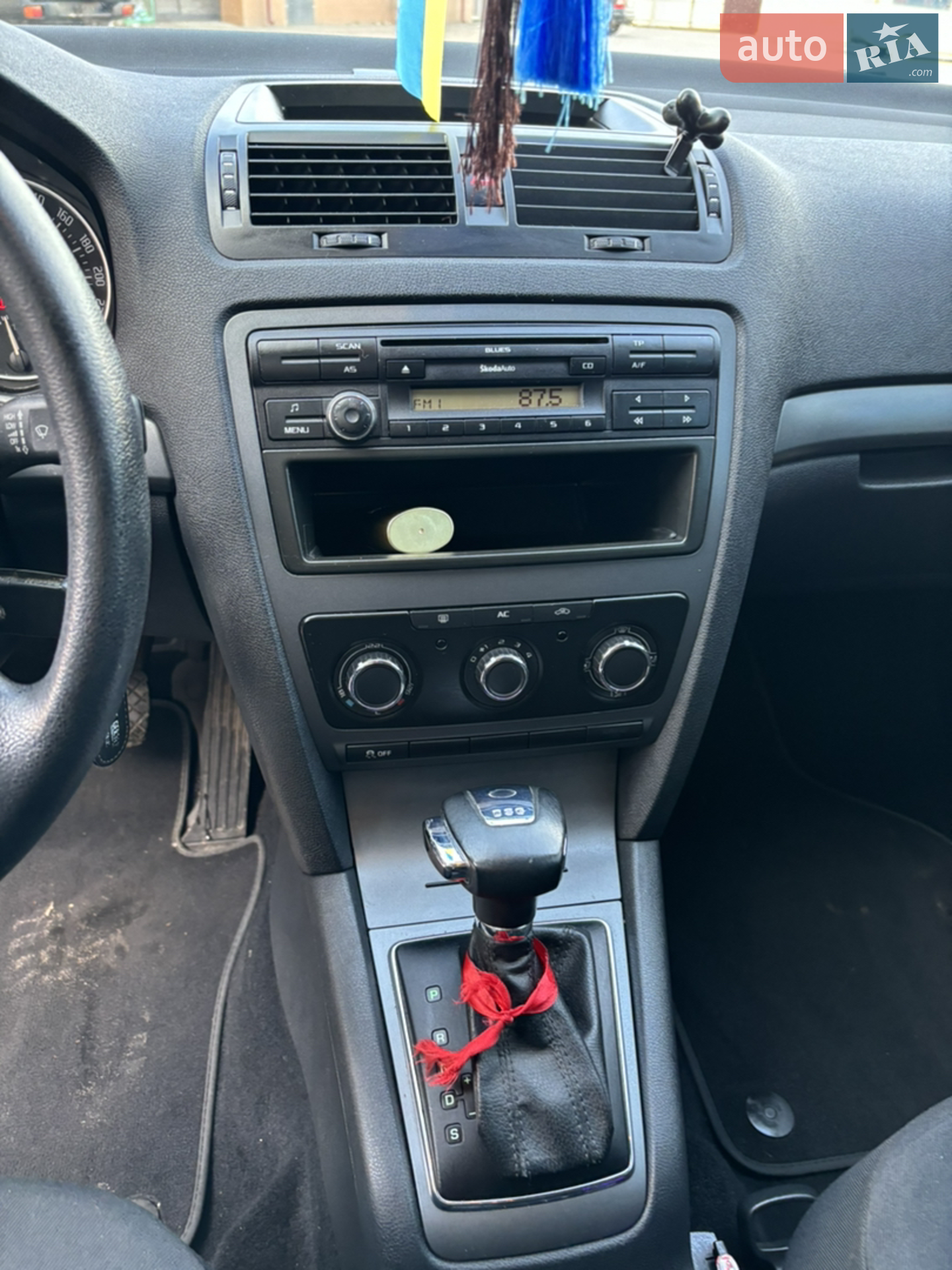 2010 Skoda Octavia - мініатюра 19
