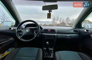 Универсал Skoda Octavia 2006 в Хороле