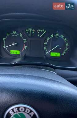 Ліфтбек Skoda Octavia 2004 в 