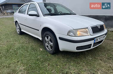 Лифтбек Skoda Octavia 2010 в Сарнах