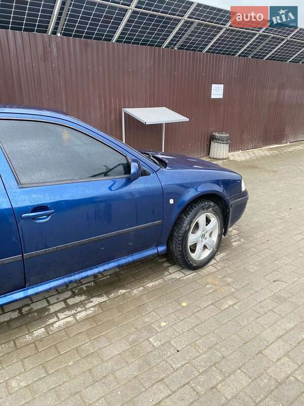 Лифтбек Skoda Octavia 2002 в Верховине