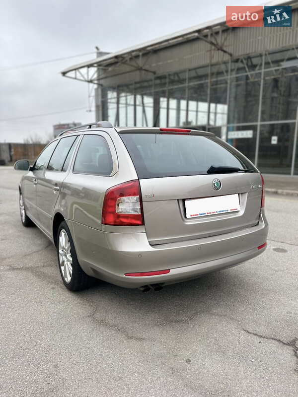Універсал Skoda Octavia 2011 в Запоріжжі