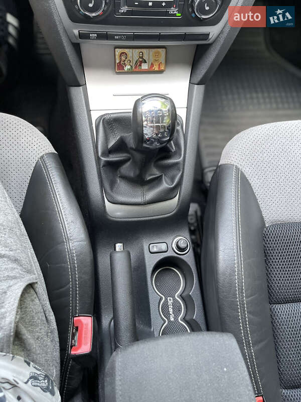 Ліфтбек Skoda Octavia 2011 в Одесі