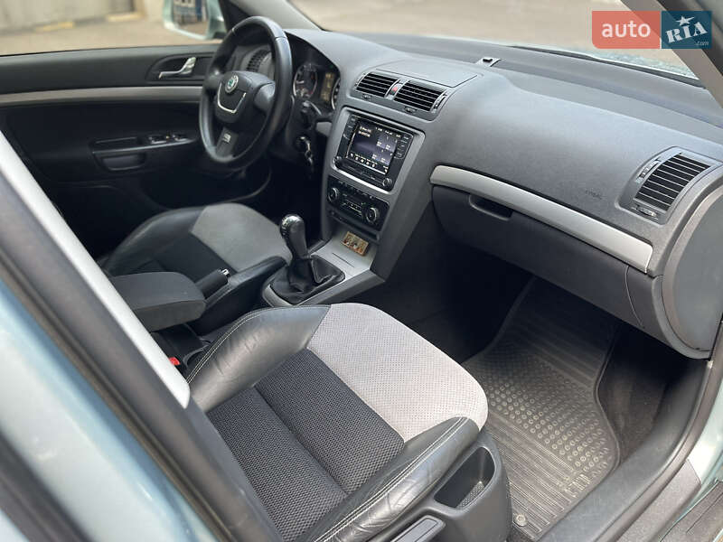 Ліфтбек Skoda Octavia 2011 в Одесі