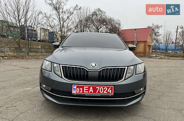 Универсал Skoda Octavia 2019 в Хороле