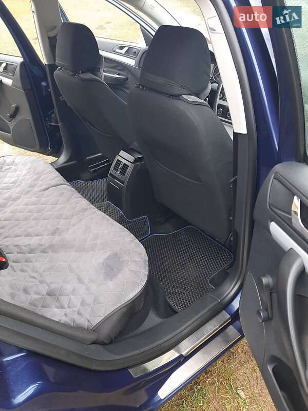 Универсал Skoda Octavia 2009 в Жовкве