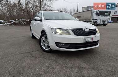 Универсал Skoda Octavia 2015 в Чернигове