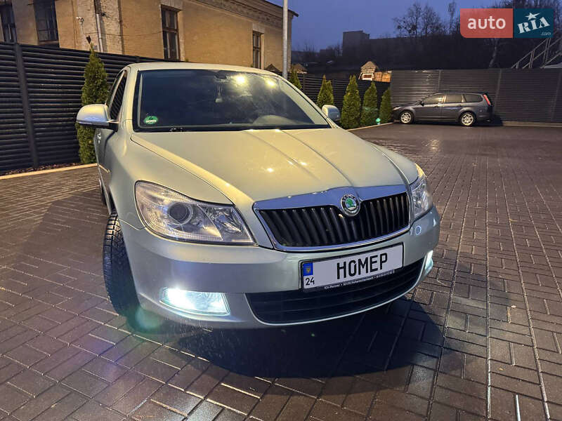 Лифтбек Skoda Octavia 2009 в Черкассах