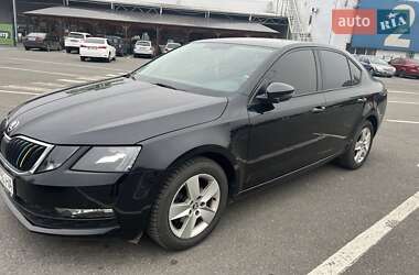 Лифтбек Skoda Octavia 2017 в Ужгороде