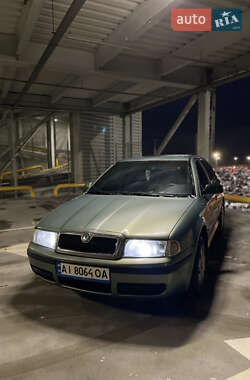 Лифтбек Skoda Octavia 2003 в Киеве