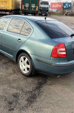 Ліфтбек Skoda Octavia 2006 в Каневі