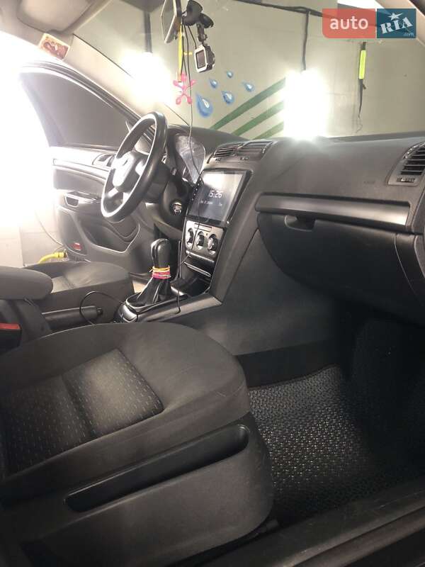 Лифтбек Skoda Octavia 2009 в Золочеве