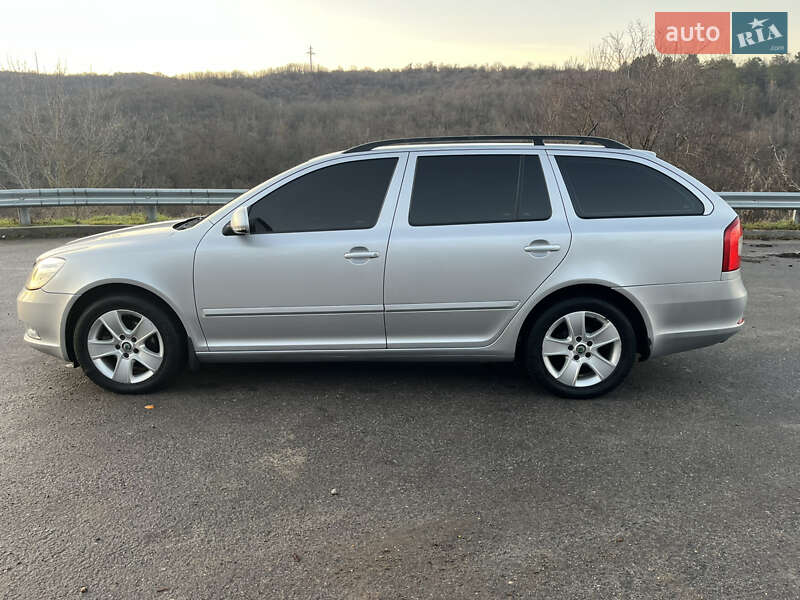 Универсал Skoda Octavia 2009 в Ямполе