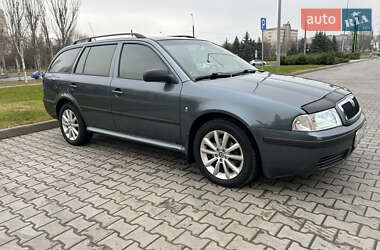 Універсал Skoda Octavia 2004 в Черкасах