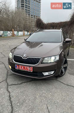 Універсал Skoda Octavia 2014 в Дніпрі