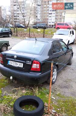 Лифтбек Skoda Octavia 2002 в 