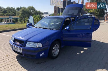 Лифтбек Skoda Octavia 2004 в 