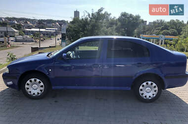Лифтбек Skoda Octavia 2004 в 