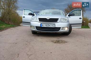 Універсал Skoda Octavia 2010 в Рокитному