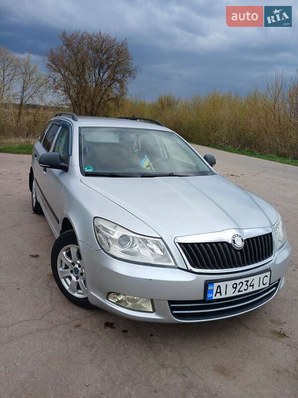 Універсал Skoda Octavia 2010 в Рокитному