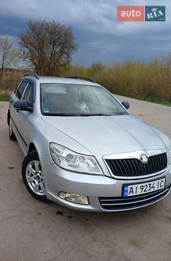 Універсал Skoda Octavia 2010 в Рокитному