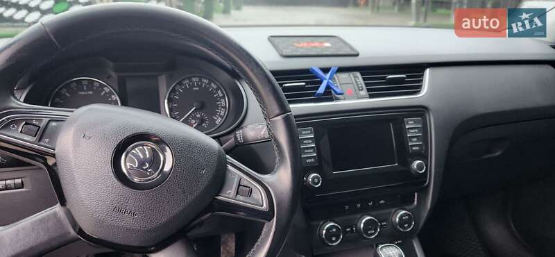 Лифтбек Skoda Octavia 2015 в Кропивницком