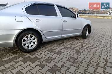 Лифтбек Skoda Octavia 2012 в 