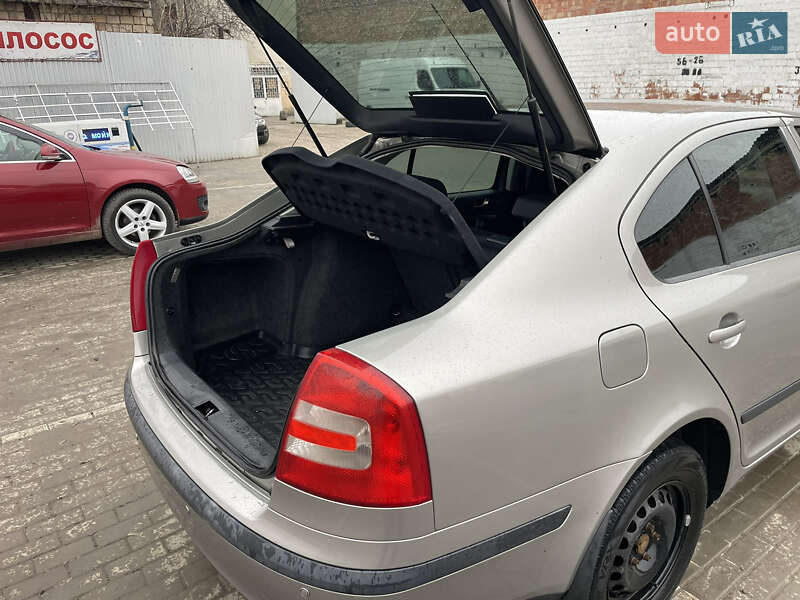 Лифтбек Skoda Octavia 2006 в Черновцах