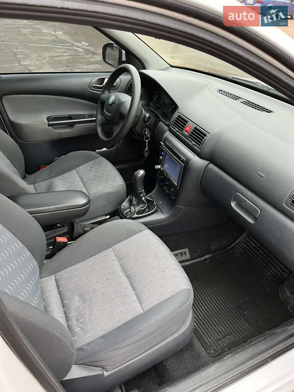 Лифтбек Skoda Octavia 2009 в Житомире