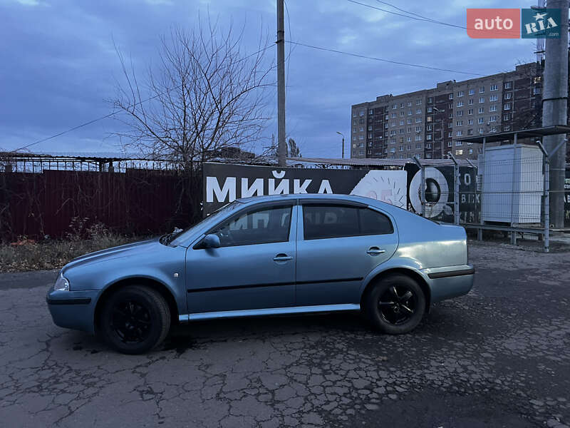 Лифтбек Skoda Octavia 2004 в Краматорске
