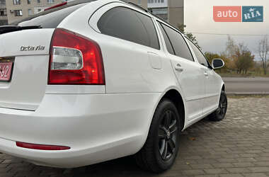 Універсал Skoda Octavia 2012 в Сумах