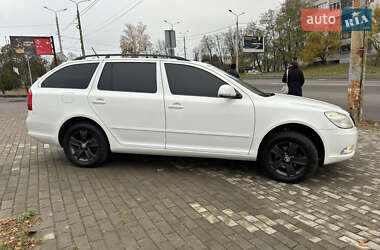 Універсал Skoda Octavia 2012 в Сумах