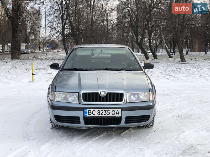 Ліфтбек Skoda Octavia 2004 в Львові