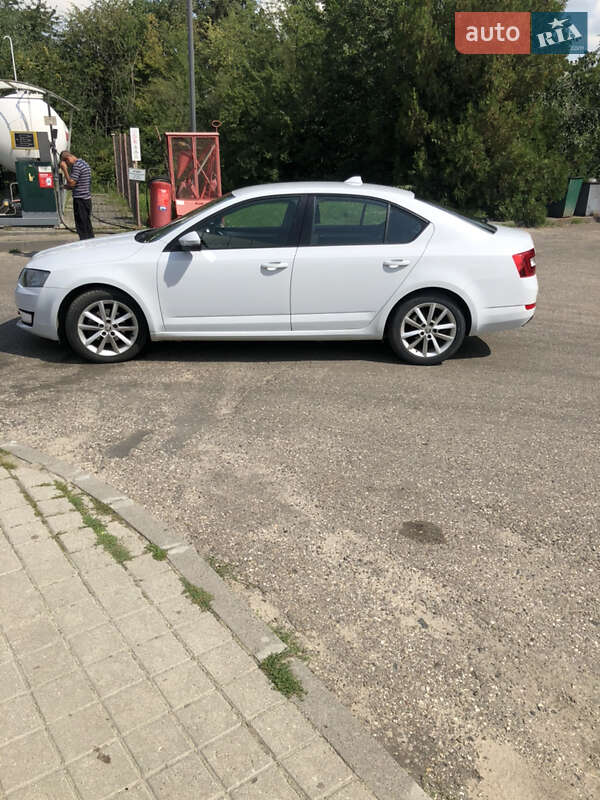 Ліфтбек Skoda Octavia 2016 в Хирові