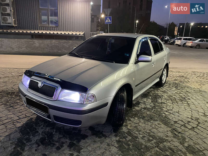 Лифтбек Skoda Octavia 2005 в Чорткове