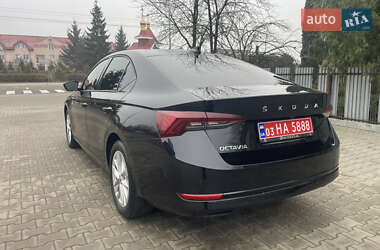 Лифтбек Skoda Octavia 2020 в Ужгороде