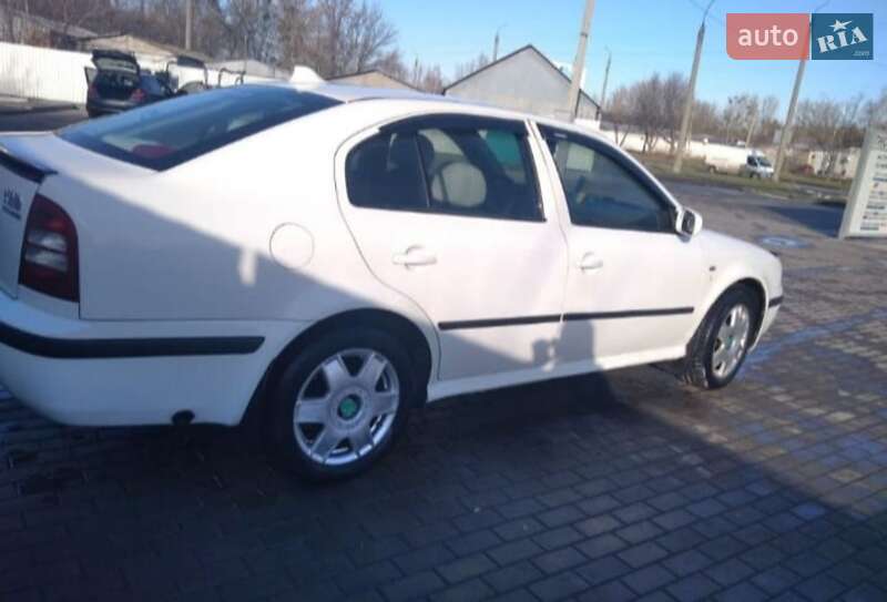Лифтбек Skoda Octavia 2003 в Черкассах