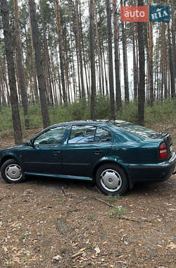 Лифтбек Skoda Octavia 1998 в 