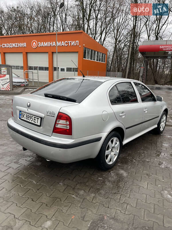 Лифтбек Skoda Octavia 2003 в Луцке