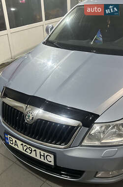 Лифтбек Skoda Octavia 2009 в Кропивницком