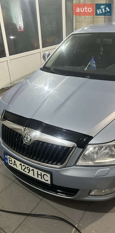 Лифтбек Skoda Octavia 2009 в Кропивницком