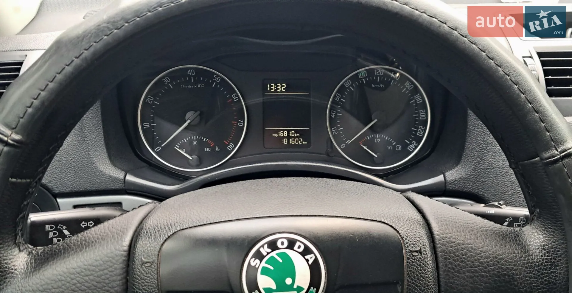 2010 Skoda Octavia - мініатюра 15