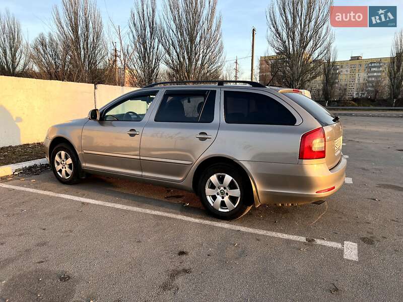 Універсал Skoda Octavia 2012 в Дніпрі