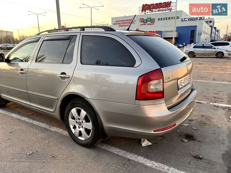 Універсал Skoda Octavia 2012 в Дніпрі