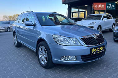 Універсал Skoda Octavia 2009 в Чернівцях