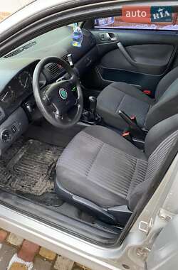 Лифтбек Skoda Octavia 2004 в 