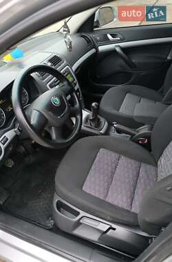 Лифтбек Skoda Octavia 2010 в 