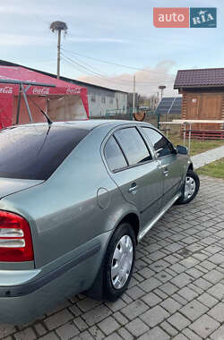 Лифтбек Skoda Octavia 2002 в 