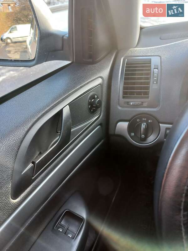 Универсал Skoda Octavia 2011 в Галиче