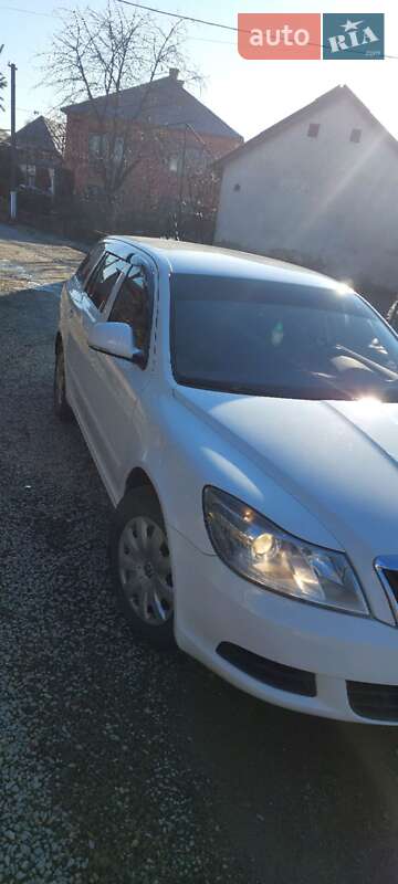 Универсал Skoda Octavia 2011 в Виноградове